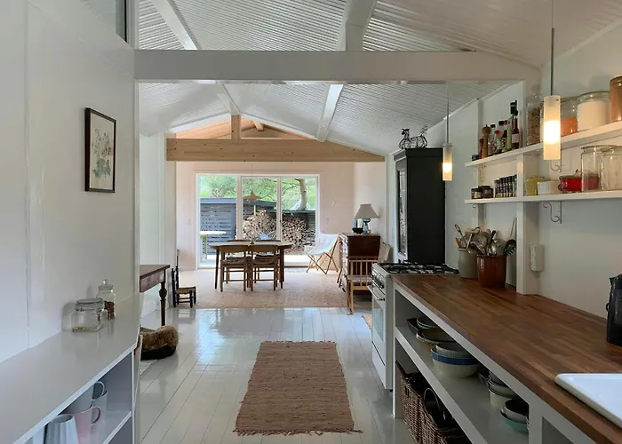 Feriehus Sommerhus Med Terrasser Ved Kikhavn Hundested