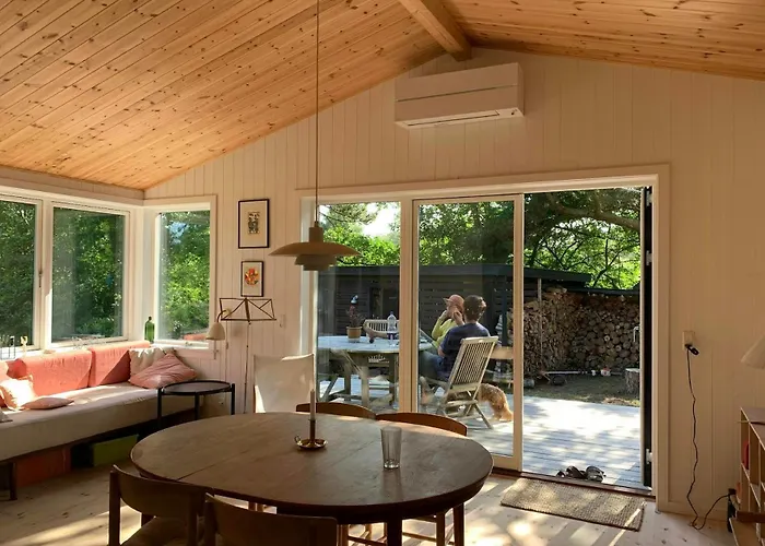 Sommerhus Med Terrasser Ved Kikhavn * Hundested